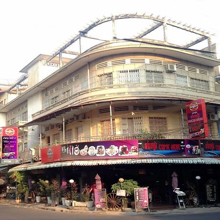 White River II Hostel Phnom Penh Exterior photo