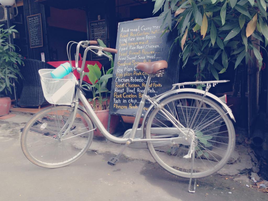 White River II Hostel Phnom Penh Exterior photo